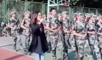 军训舞蹈吃瓜视频,揭秘军营中的青春活力瞬间